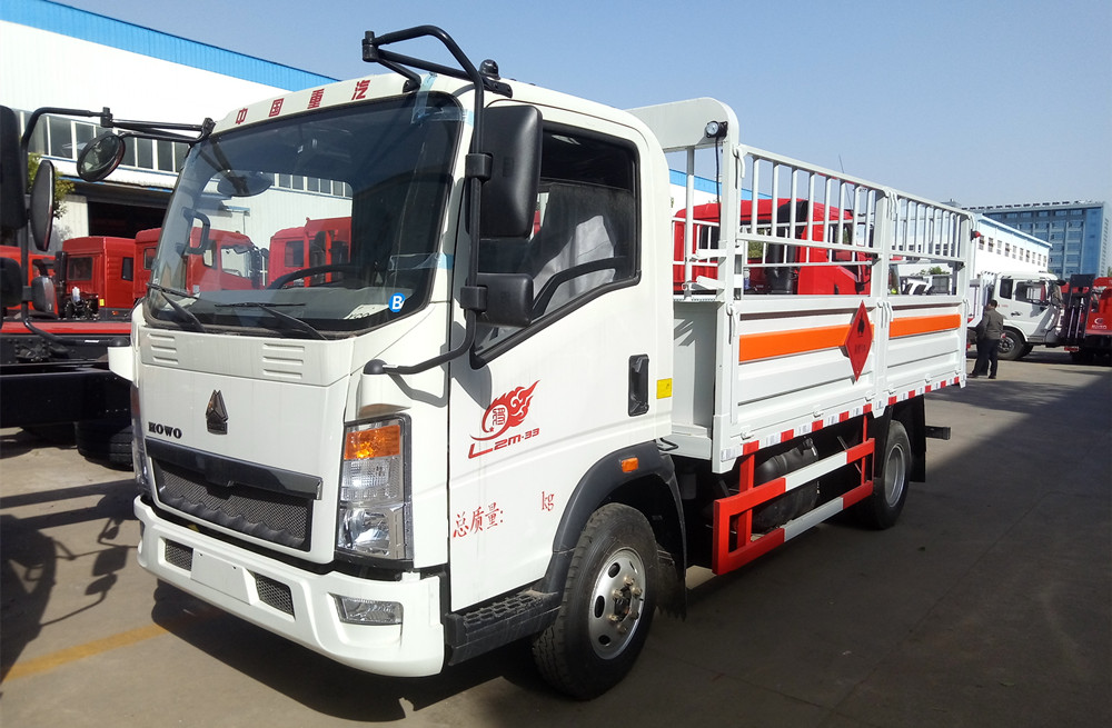 重汽豪沃4.1米(藍牌)氣瓶車