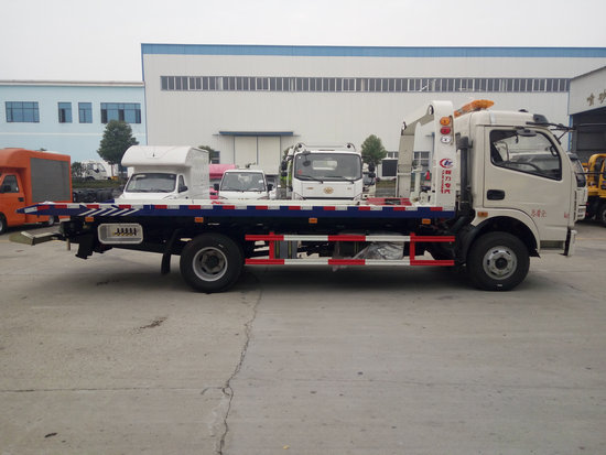 東風多利卡一拖二清障車(黃牌)