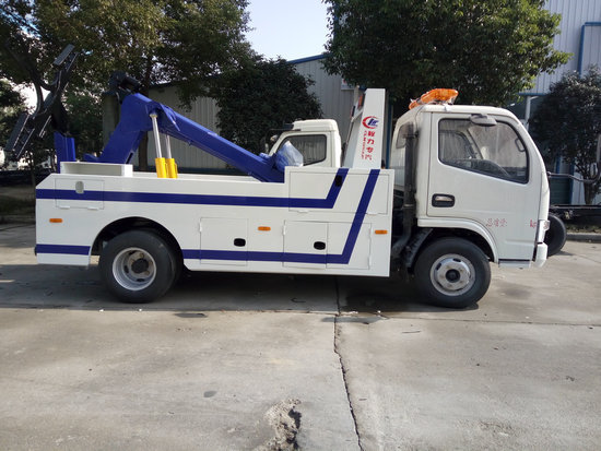 東風(fēng)藍(lán)牌一拖一清障車(國(guó)五排放)